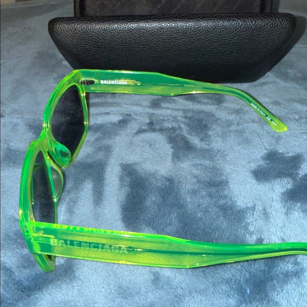 Balenciaga Volt Green Sunglasses - Picture 6 of 7
